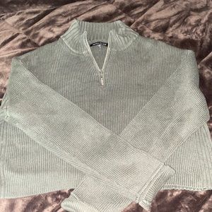 Cropped Mock neck sweater